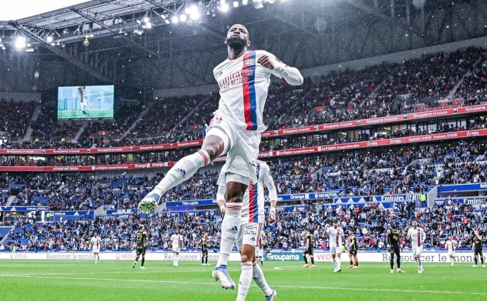 Moussa Dembele'de Galatasaray'a b�y�k rakip