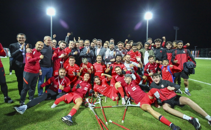 Osman �akmak: 'T�rk milleti hak ediyor'