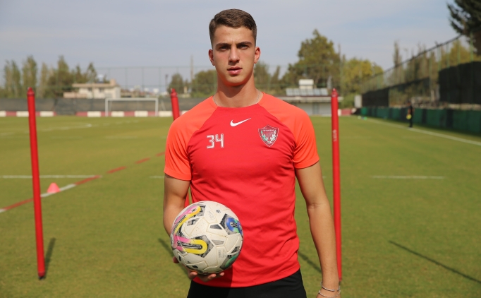 Bertuğ: 'Hatayspor benim için ilklerin takımı'