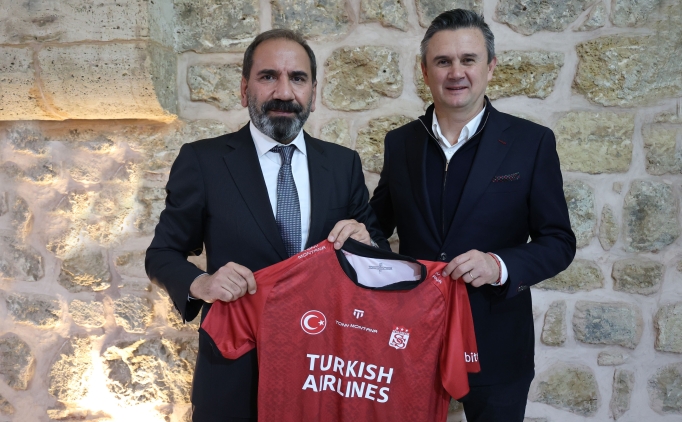 Sivasspor ve Cluj yöneticileri yemekte!