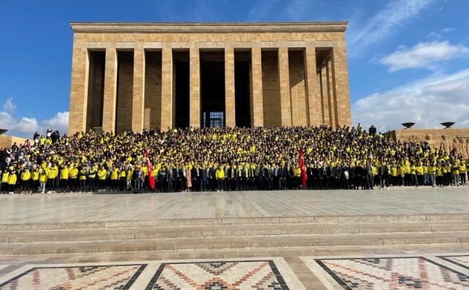 �N�FEB ve 1907 F.Bah�e Derne�i, An�tkabir'i ziyaret etti