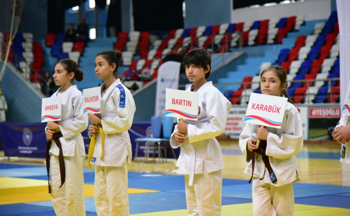 Zonguldak'ta judo heyecan balad