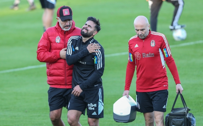 Beşiktaş'ta sakatlık: Gözyaşlarıyla çıktı!