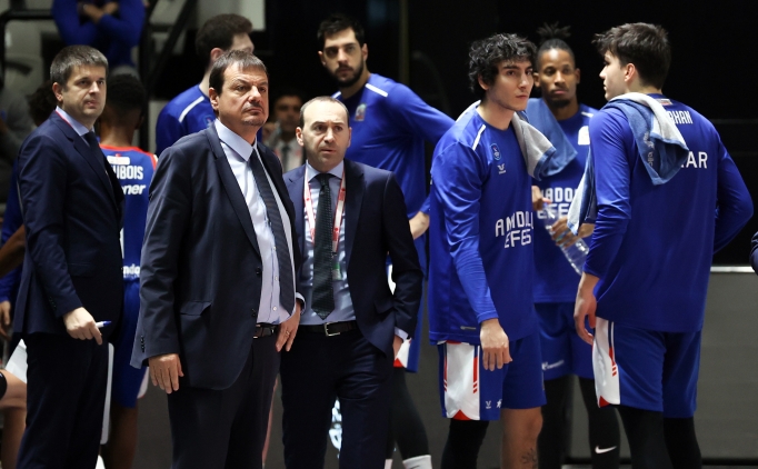 Anadolu Efes, Be�ikta� Emlakjet'i ma�lup etti