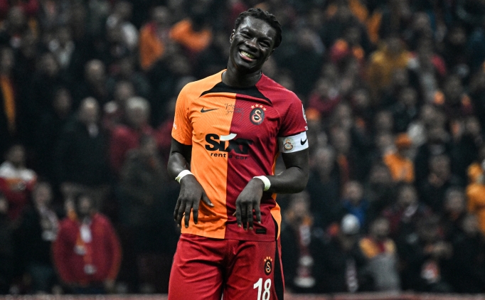 Bafetimbi Gomis'ten 74 dakikada bir 'gol'