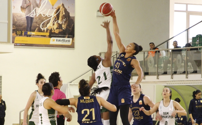 Fenerbah�e'den deplasmanda 100 say�