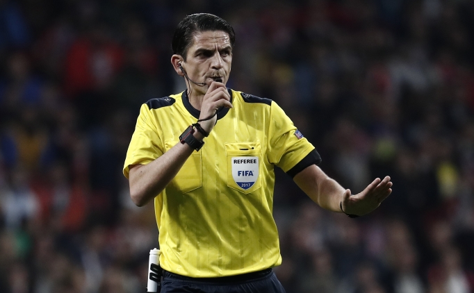 Deniz Aytekin canl yaynda zr diledi: 'Hata yaptk!'