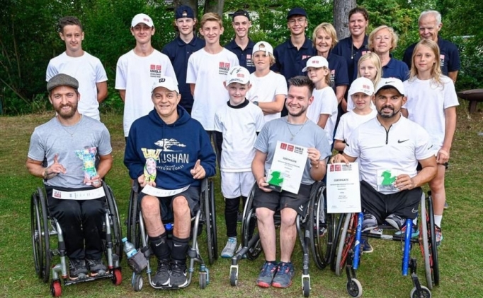 U�ur Alt�nel'den g�m�� madalya