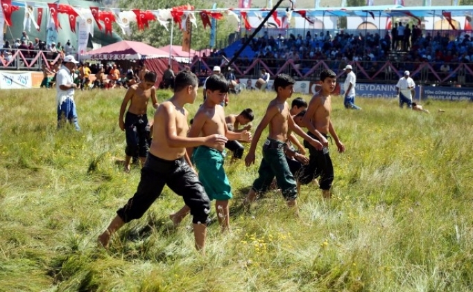 G�kbel Ya�l� G�re�leri heyecan� ba�lad�