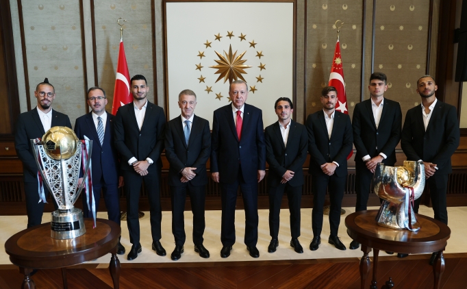 Cumhurbaşkanı Erdoğan, Trabzonspor'u kabul etti
