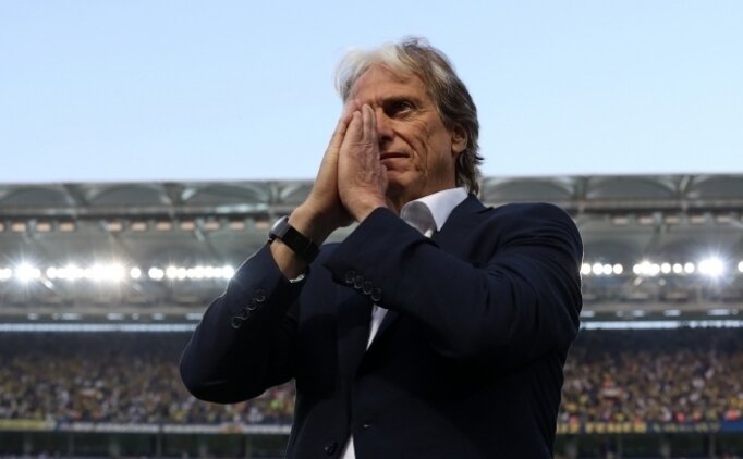 Jorge Jesus geldi, forvetler fark yaratt�