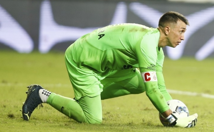 Muslera'dan penalt�lara ge�it yok