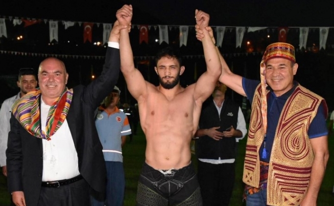 Adana'da ba�pehlivan �brahim �ift�i oldu