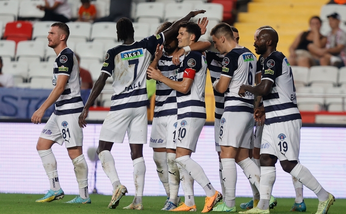 Kasmpaa, Antalyaspor'u rahat geti!