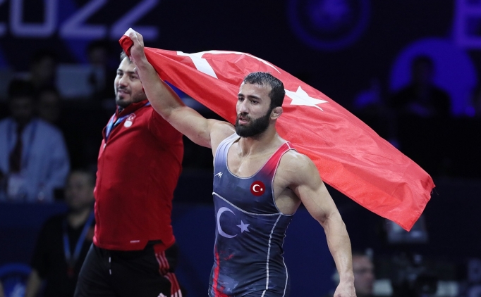 Burhan Akbudak, d�nya �ampiyonu oldu