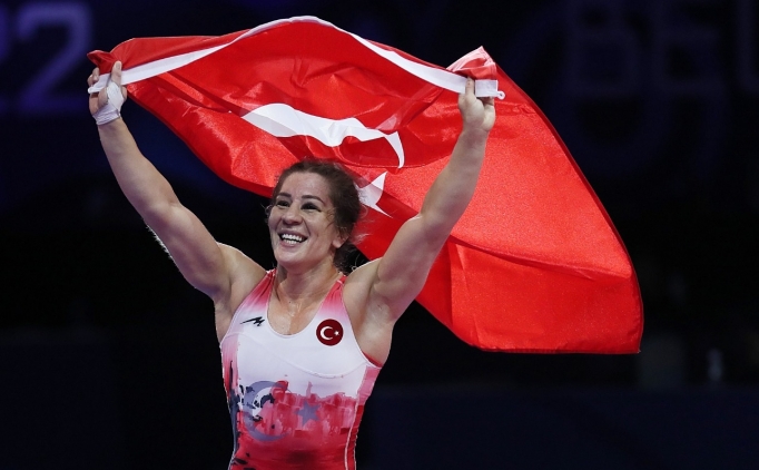 Yasemin Adar, dünya şampiyonu