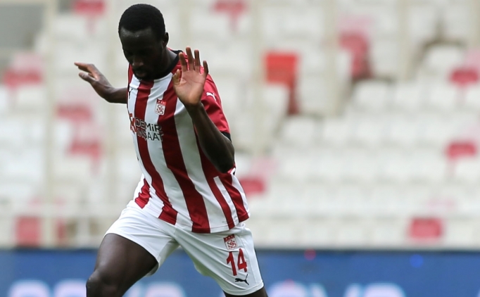 Sivasspor'da Camara'n�n s�zle�mesi 2 y�l uzat�ld�