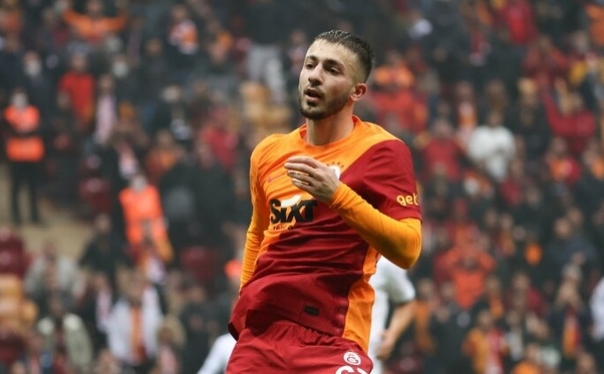 Halil Dervi�o�lu'nun y�z� as�ld�, kadro d��� kald�