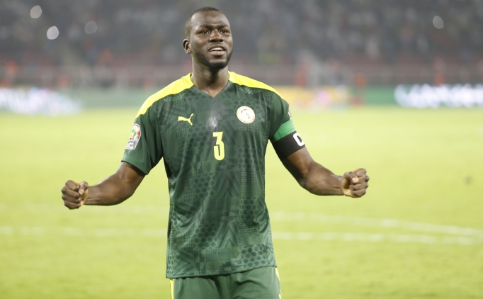 Senegal jandarmas, Koulibaly'nin telefonunu buldu!