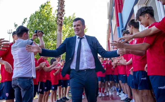 G�ztepe'de teknik direkt�rl��e 2 aday