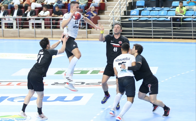 Hentbolda ilk finalist Spor Toto