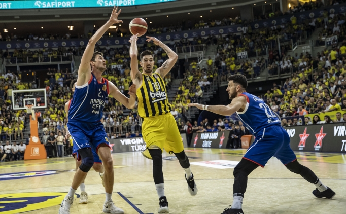 Nando De Colo: 'İşimiz bitmedi, 1 maç daha var'