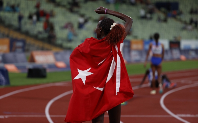 Atletizm Federasyonu'nun 100. y�l�nda tarihi ba�ar�