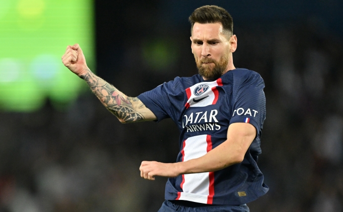 Lionel Messi'den 60. frikik golü!