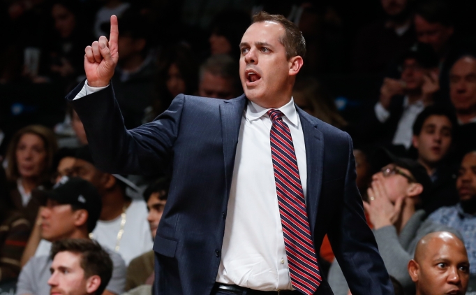 LA Lakers'ta Frank Vogel ile yollar ayr�l�yor!