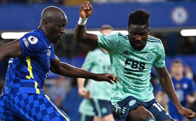 Be�ikta� ile masaya oturdu! Son yabanc�...