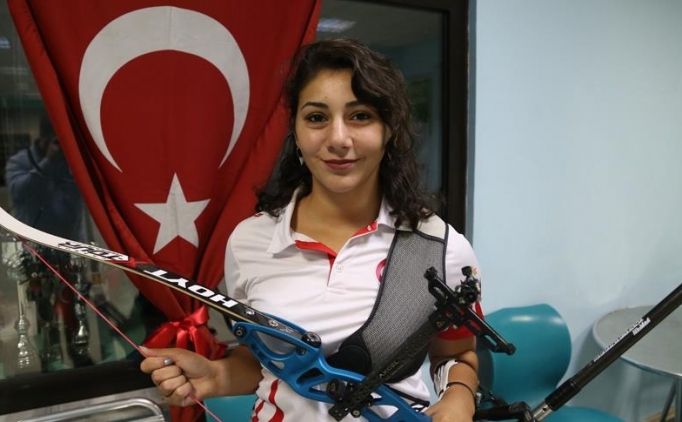 Millilerimiz okçuluk Salon Avrupa Şampiyonası'nda yarı finalde!