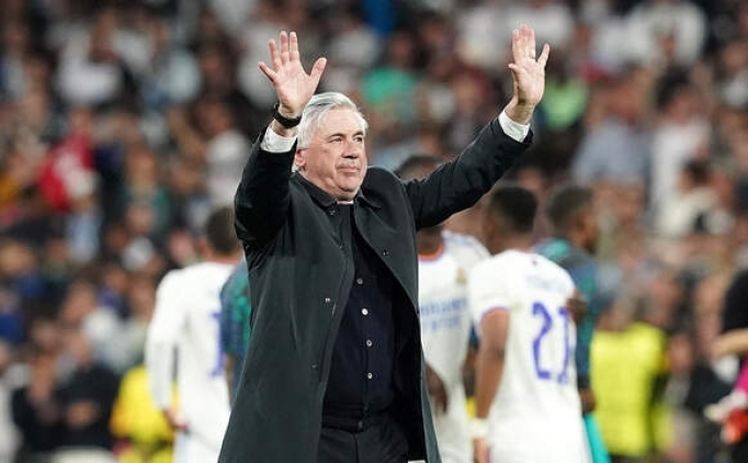 Ancelotti'den Liverpool szleri: 'zel ve bir  alma!'