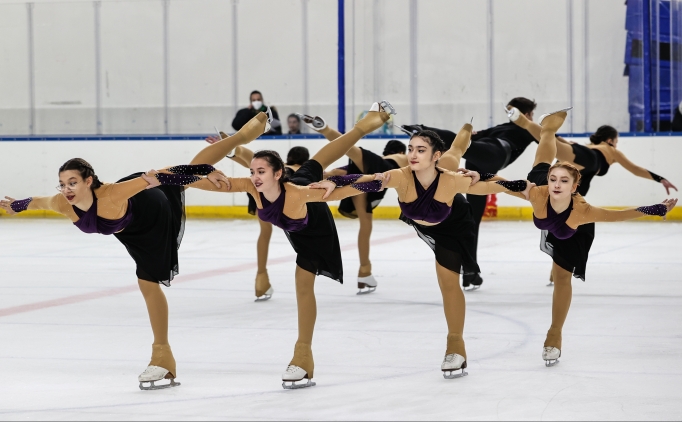 Senkronize Buz Pateni T�rkiye �ampiyonas�'n�n ilk g�n� tamamland�