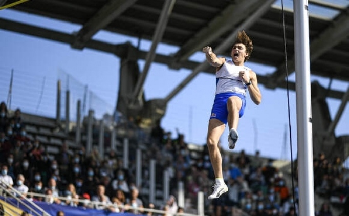 Mondo Duplantis'ten iki haftada iki dnya rekoru