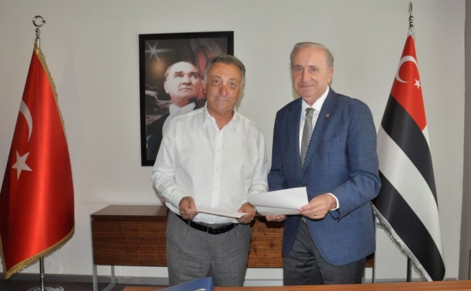 Ahmet Nur ebi resmen bakanla aday oldu