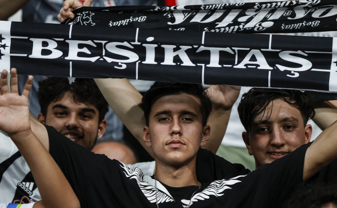 Vodafone Park kapal� gi�e!