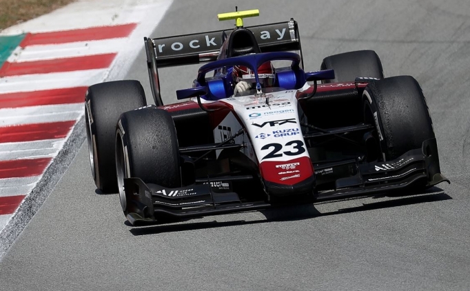 Cem B�l�kba�� Fransa'da piste ��k�yor