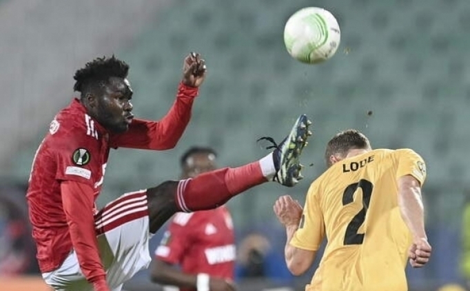 Beikta Caicedo ile anlat, sra kulbnde