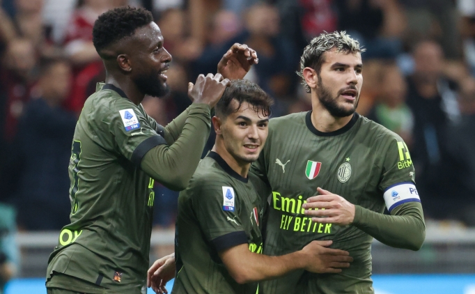 Milan 4 att�, �st �ste 4 yapt�!