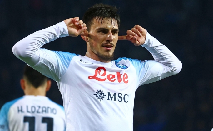 Eljif Elmas sahneye kt, Napoli 3 puan kapt