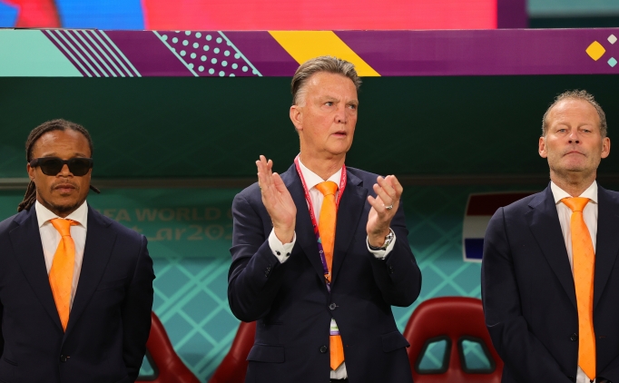 Van Gaal'den Hollanda basnna sitem