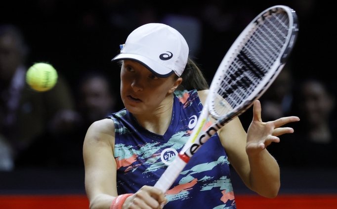 Stuttgart A��k Tenis Turnuvas�'nda �ampiyon Swiatek