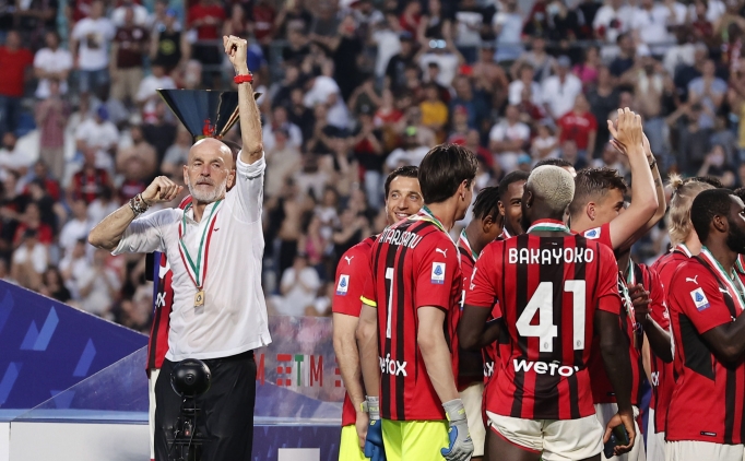 Stefano Pioli'nin şampiyonluk madalyası bulundu