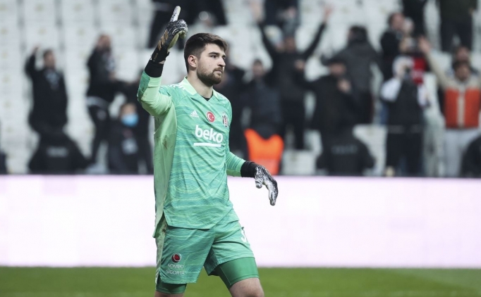 Be�ikta�'ta Ersin Destano�lu'na moral deste�i