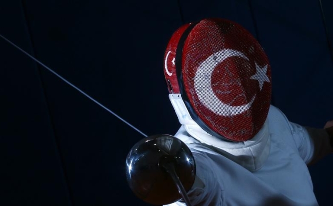 Milli eskrimciler �spanya ve Avusturya'da piste ��kacak