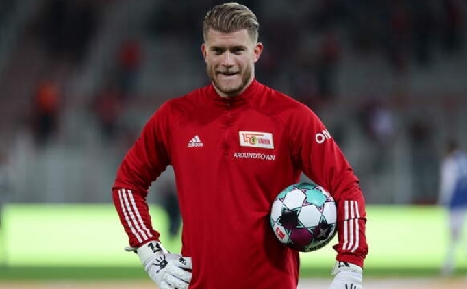 Karius, transferine Krali�e engeli, uzad�!