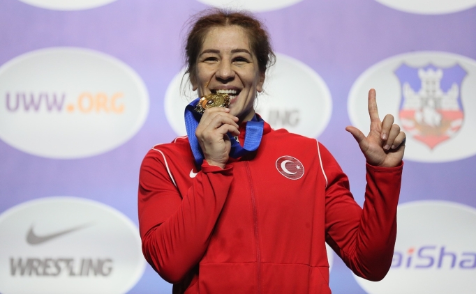 Yasemin Adar Yi�it d�nya karmas�nda yar��acak