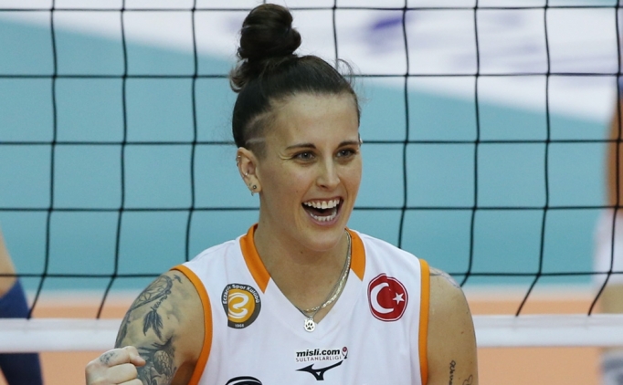 Eczacıbaşı'nda, McKenzie Adams ile yollar ayrıldı