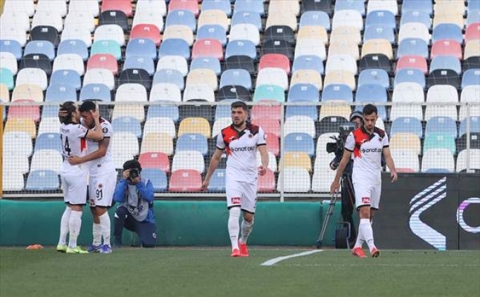 Gen�lerbirli�i'nden �iftlere Sevgililer G�n� jesti