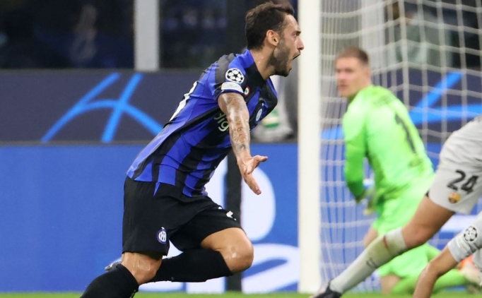 Hakan alhanolu'ndan Barcelona'ya gzda!